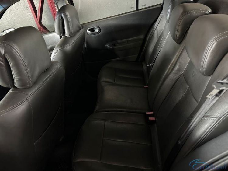 Unna Veículos | Mégane Sedan 1.6 Aut. 4P. 08/09 - foto 4