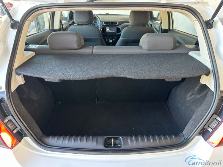 Alexandre Automoveis | Onix LT 1.4 4P. 13/13 - foto 9