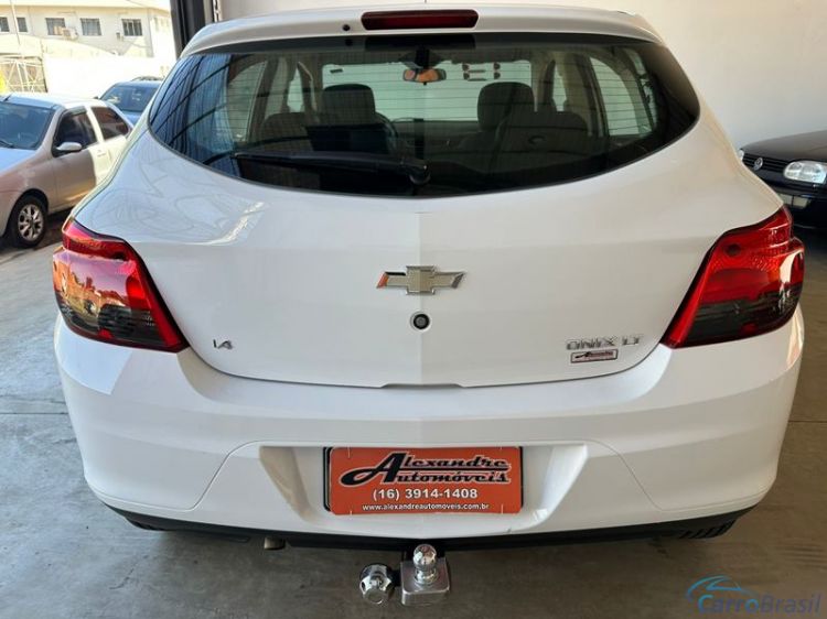 Alexandre Automoveis | Onix LT 1.4 4P. 13/13 - foto 6