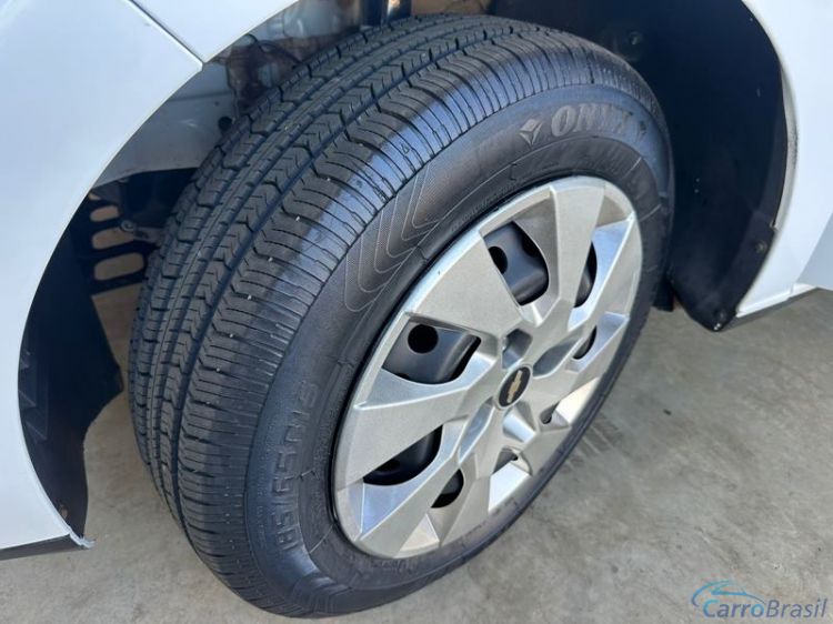 Alexandre Automoveis | Onix LT 1.4 4P. 13/13 - foto 10