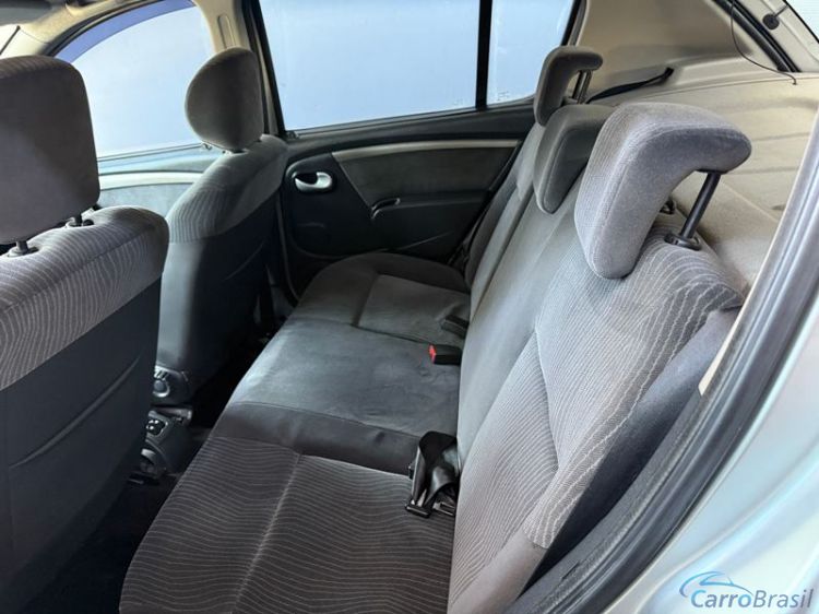 Unna Veículos | Sandero Privilege 1.6 4P. 10/10 - foto 5