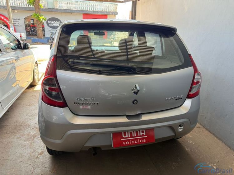 Unna Veículos | Sandero Privilege 1.6 4P. 10/10 - foto 2