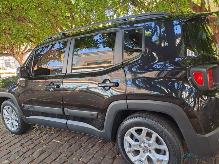 Victor Veículos | Renegade Longitude 1.8 Aut. 4P. 16/16 - foto 10