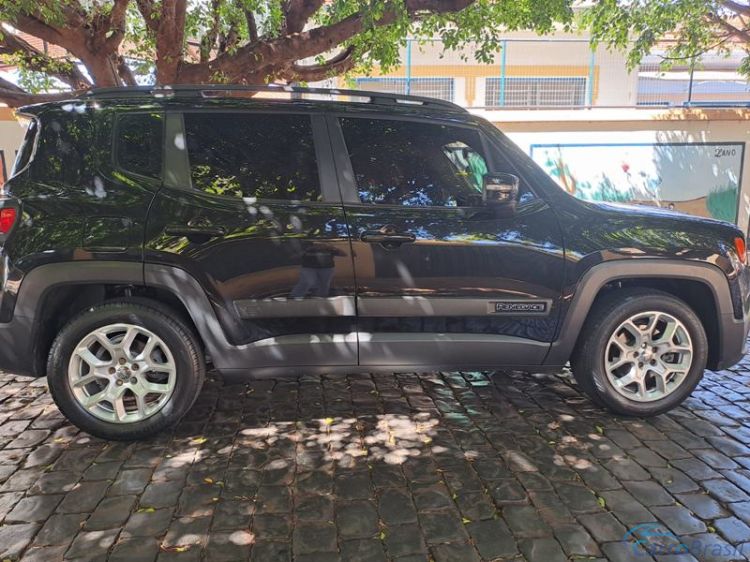 Victor Veículos | Renegade Longitude 1.8 Aut. 4P. 16/16 - foto 9