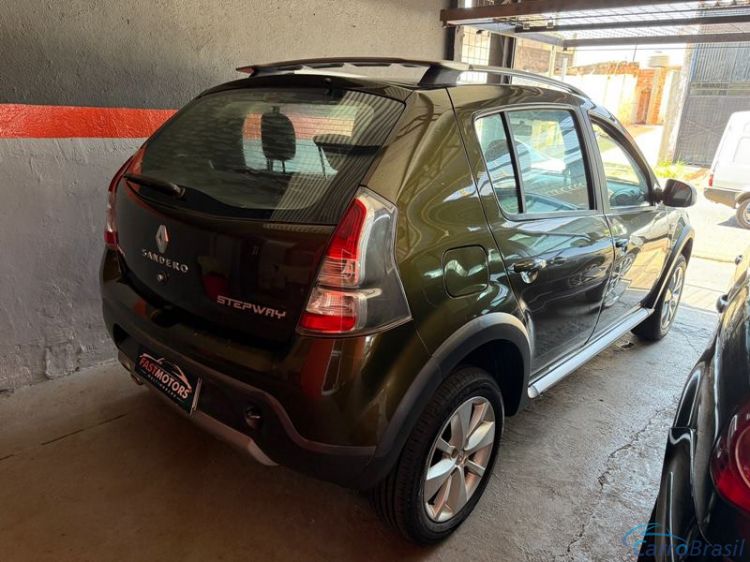 FastMotors | Sandero Stepway 4P. 13/14 - foto 2