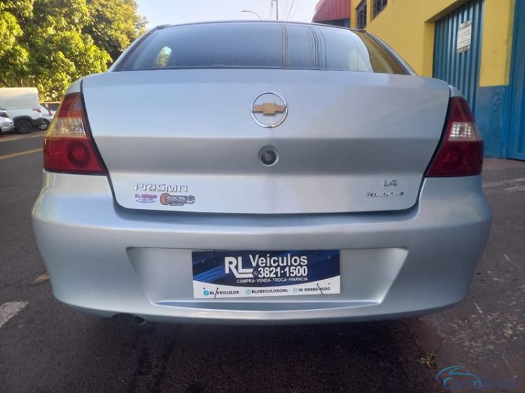 R.L. Veículos | Prisma 1.4 MPFI Joy 8V 4P. 09/09 - foto 2
