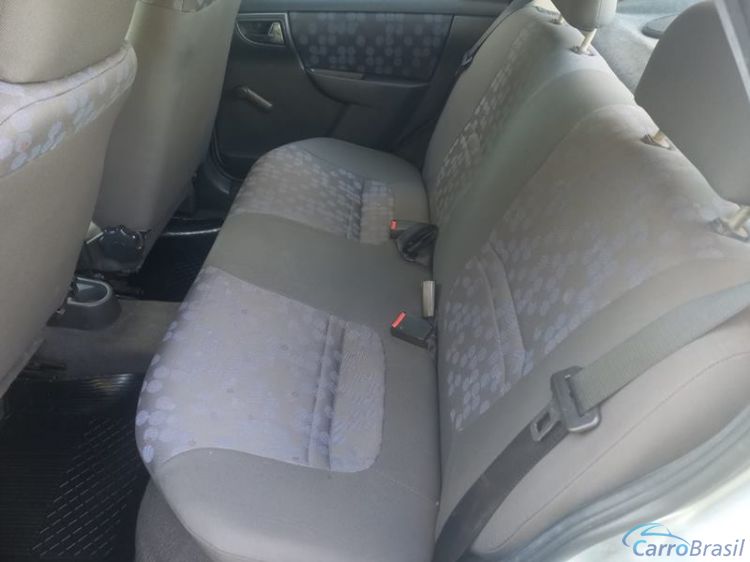 R.L. Veículos | Prisma 1.4 MPFI Joy 8V 4P. 09/09 - foto 5