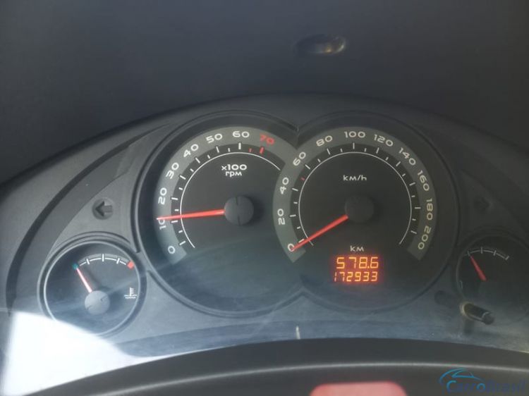 R.L. Veículos | Prisma 1.4 MPFI Joy 8V 4P. 09/09 - foto 7