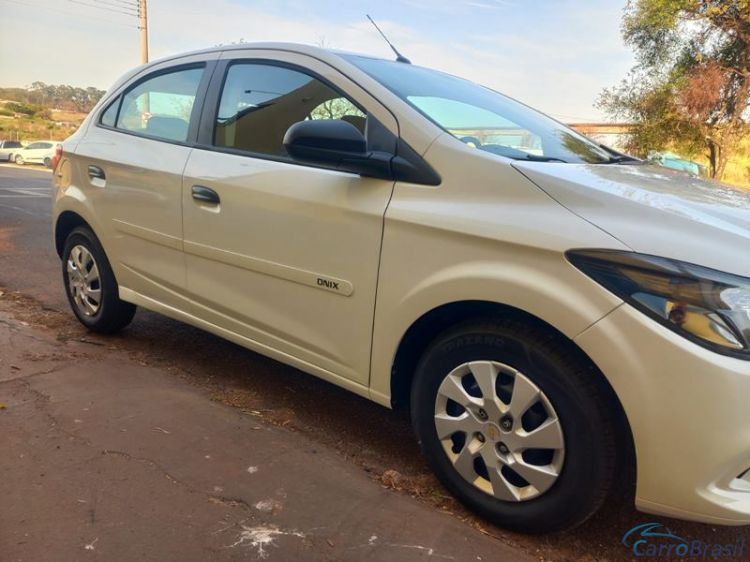 R.L. Veículos | Onix Joy 1.0 MPFI 8V Hatch 4P. 18/19 - foto 6