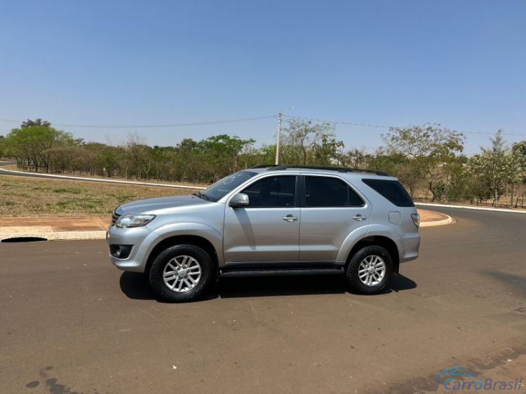 Vem Car Veículos | Hilux SR FLEX AUTOMATICO COMPLETO 15/15 - foto 9