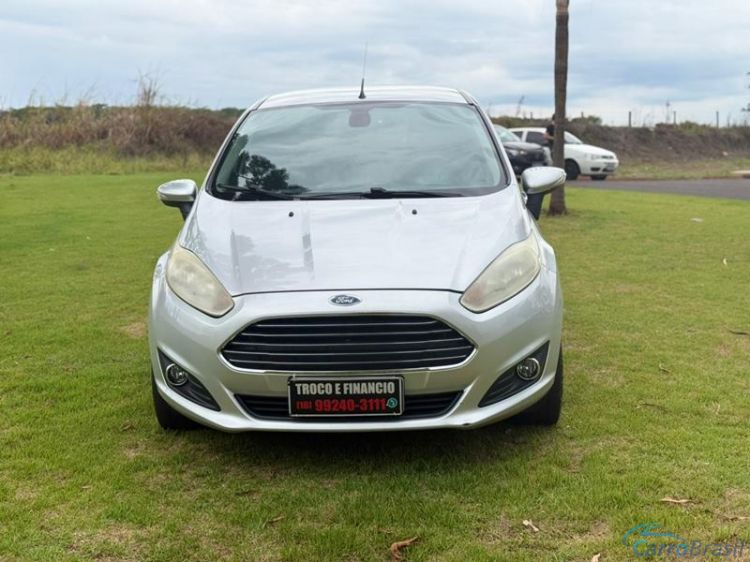 A&T Veículos RP | Fiesta Hatch 1.6 Aut. 4P. 15/15 - foto 4