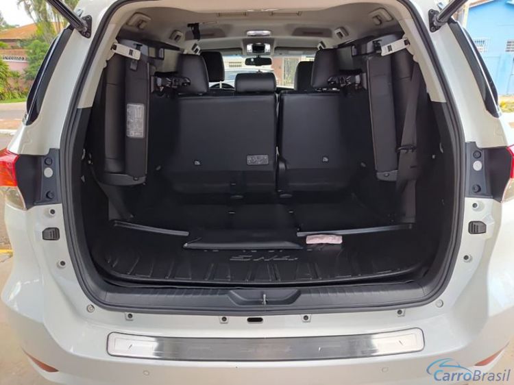 Tonin Automóveis | Hilux SW4 SRV 2.7 Aut. 7L 4P. 21/21 - foto 8