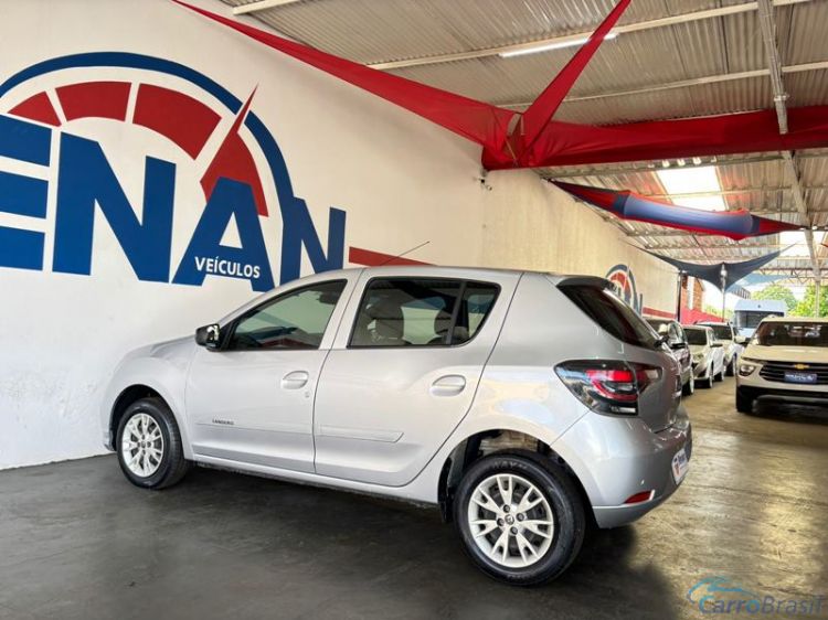 Renan Veículos | Sandero S Edition 1.0 Manual 4P. 22/23 - foto 2