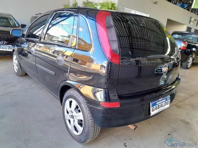 Gabaldo Veículos | Corsa Hatch 1.0 4P. 04/04 - foto 2