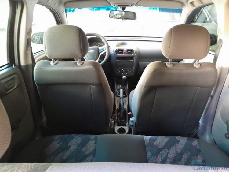 Gabaldo Veículos | Corsa Hatch 1.0 4P. 04/04 - foto 9