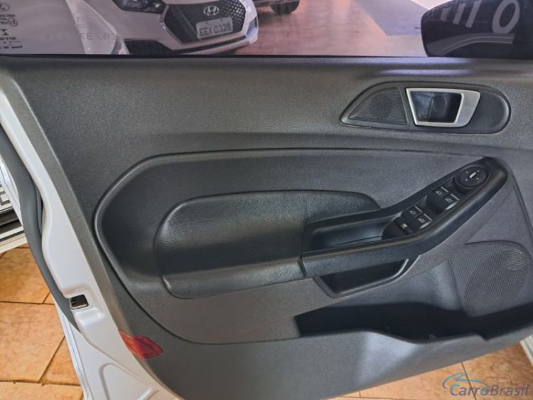 Ceará Autozero | Fiesta Hatch New Fiesta SE 1.6 16V PowerShift 14/14 - foto 9