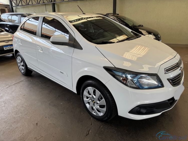 Avenida Veículos | Onix LT 1.4 13/13 - foto 4