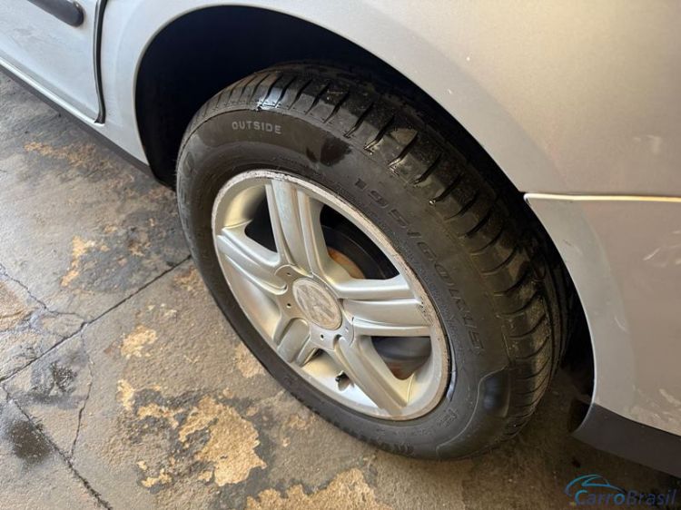 Ney Automóveis | SpaceFox 1.6 4P. 07/08 - foto 8