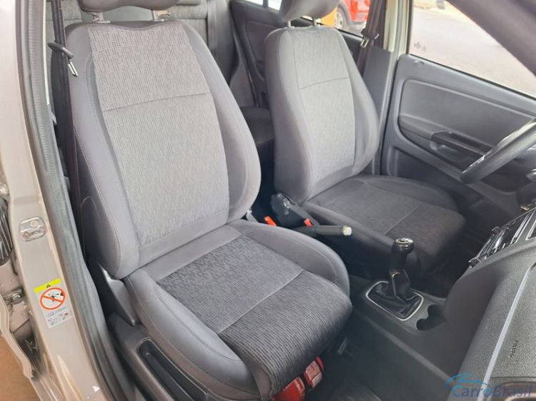 Alexandre Automoveis | Fox 1.6 4P. 14/14 - foto 10