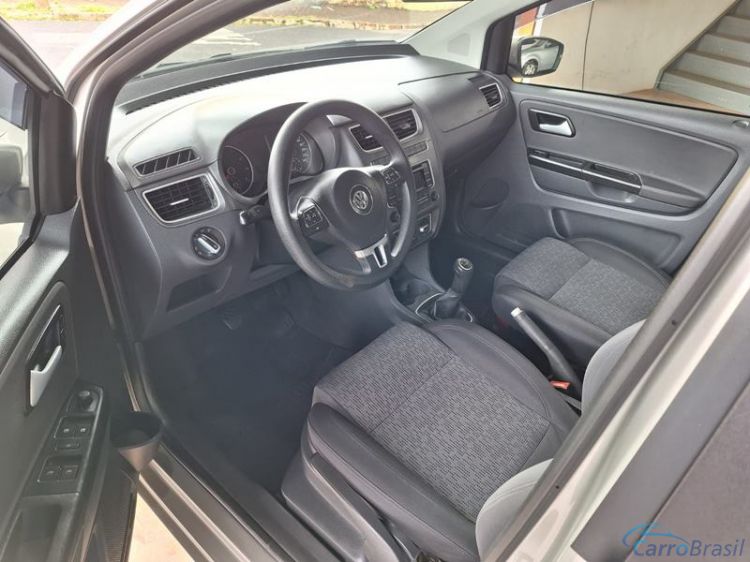 Alexandre Automoveis | Fox 1.6 4P. 14/14 - foto 8