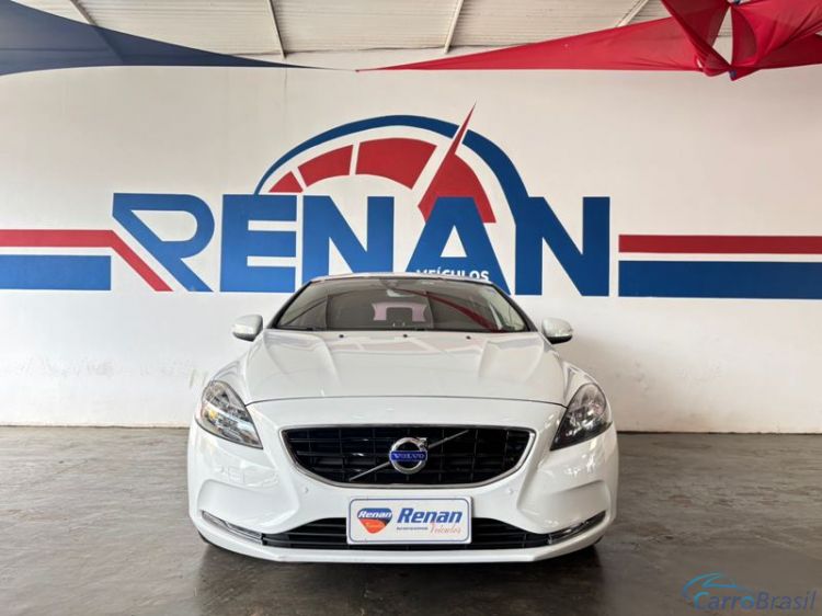 Renan Veículos | V 40 T3 Kinetic 1.5 Aut. 4P. 15/16 - foto 4