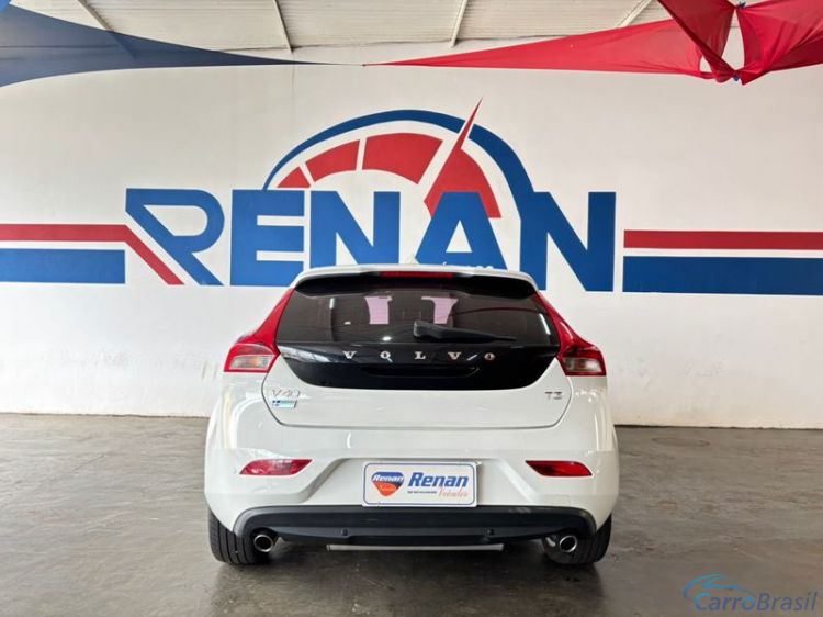 Renan Veículos | V 40 T3 Kinetic 1.5 Aut. 4P. 15/16 - foto 6