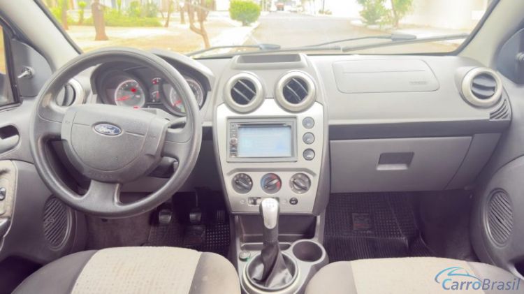 1000Ser Automóveis | Fiesta Sedan 1.6 11/12 - foto 4