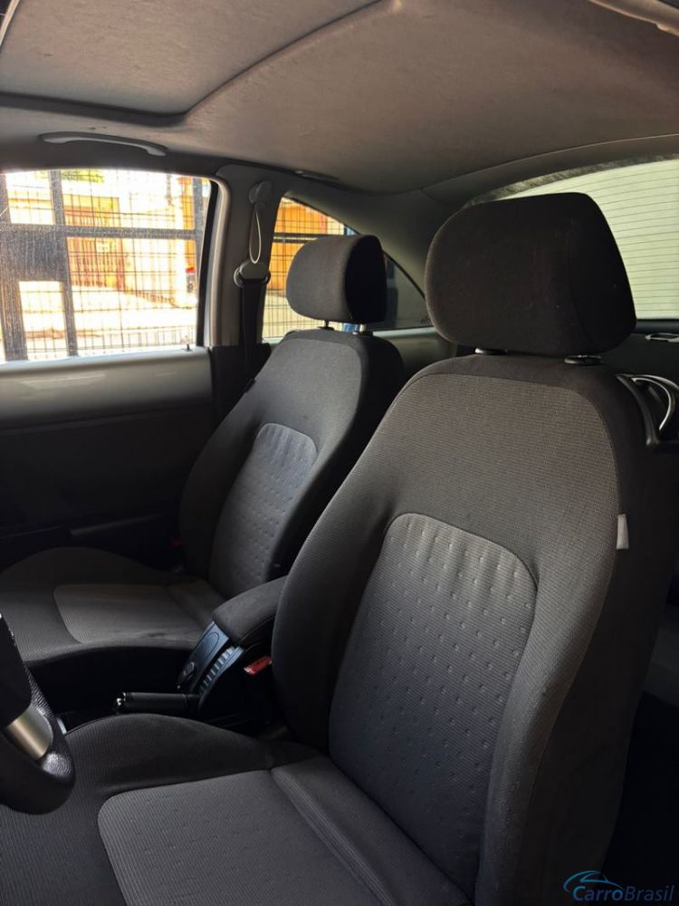 Gabaldo Veículos | New Beetle 2.0 2P. 09/09 - foto 5