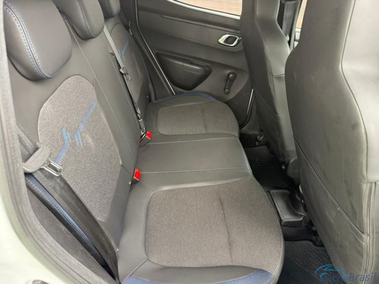 A&T Veículos RP | Kwid 1.0 4P. 25/25 - foto 5