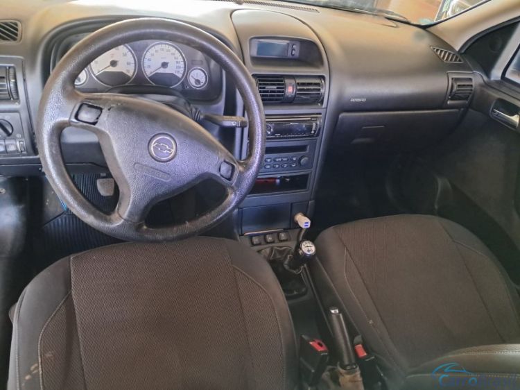 Ceará Autozero | Astra Hatch Elegance 04/05 - foto 4