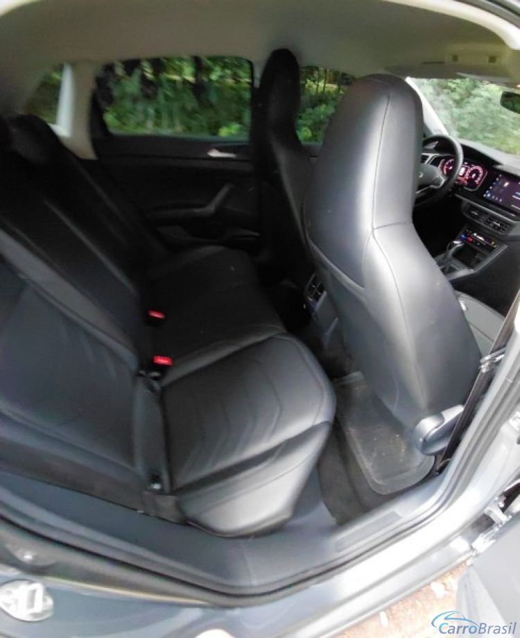 Veicar Multimarcas | Polo Hatch 1.0 TSI FLEX TURBO HIGHLINE COMPLETO COURO START STOP CÂMERA RÉ 23/23 - foto 7