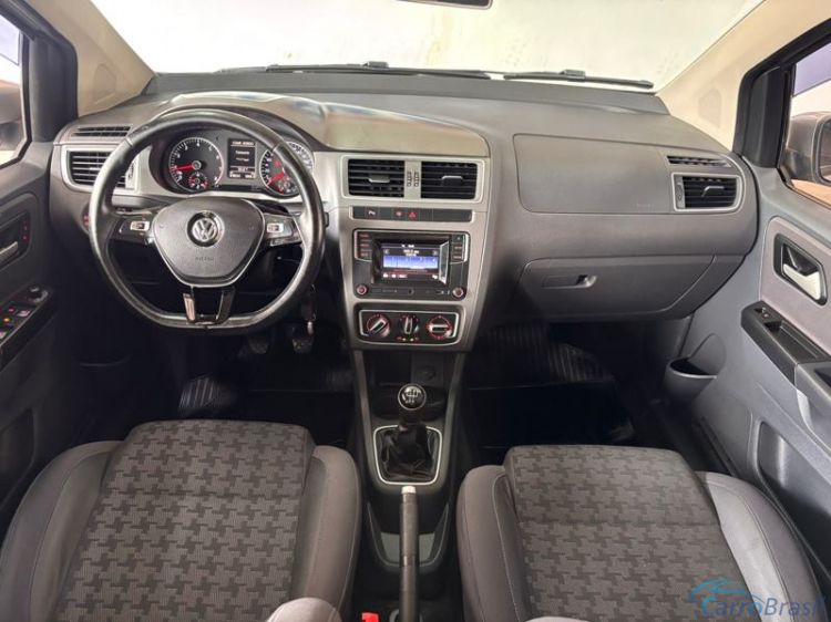 Renan Veículos | Fox Comfortline 1.6 8V 4P. 17/17 - foto 3