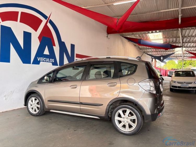 Renan Veículos | Fit Twist 1.6 16V Aut. 4P. 12/13 - foto 2