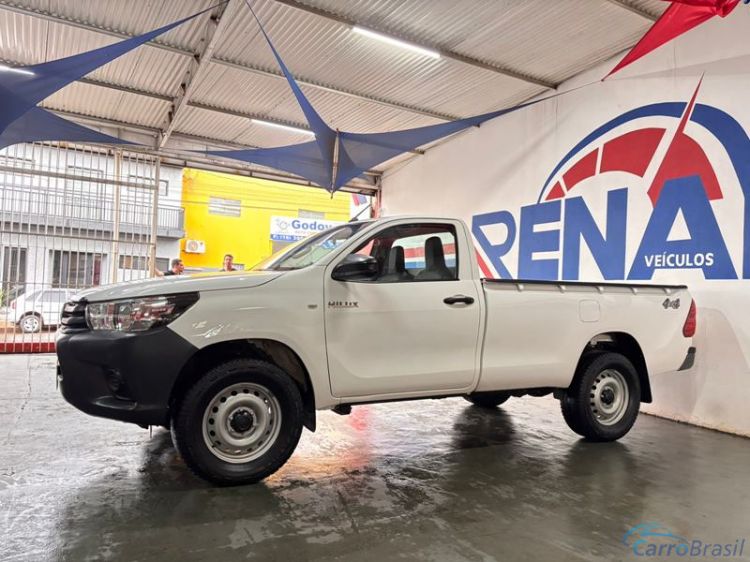 Renan Veículos | Hilux CS 4X4 2.8 Turbo TDI Mec. 4P. 21/21 - foto 9