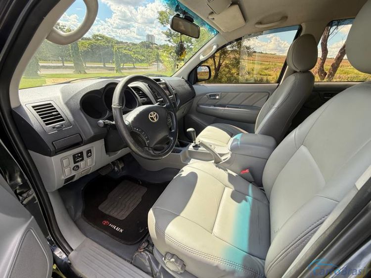 A&T Veículos RP | Hilux 3.0 4X4 4P. 11/11 - foto 3