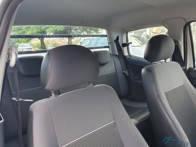 Classe A Veículos | Saveiro Cabine Dupla Robust 1.6 18/18 - foto 6