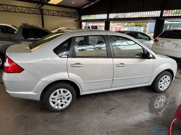 Avenida Veículos | Fiesta Sedan 1.6 08/08 - foto 4
