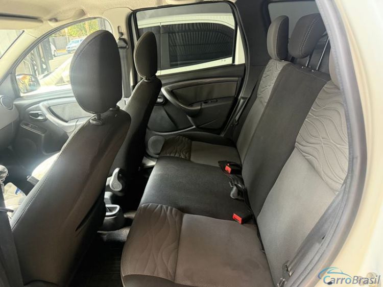 Unna Veículos | Duster 2.0 Dakar 4P. 15/15 - foto 5