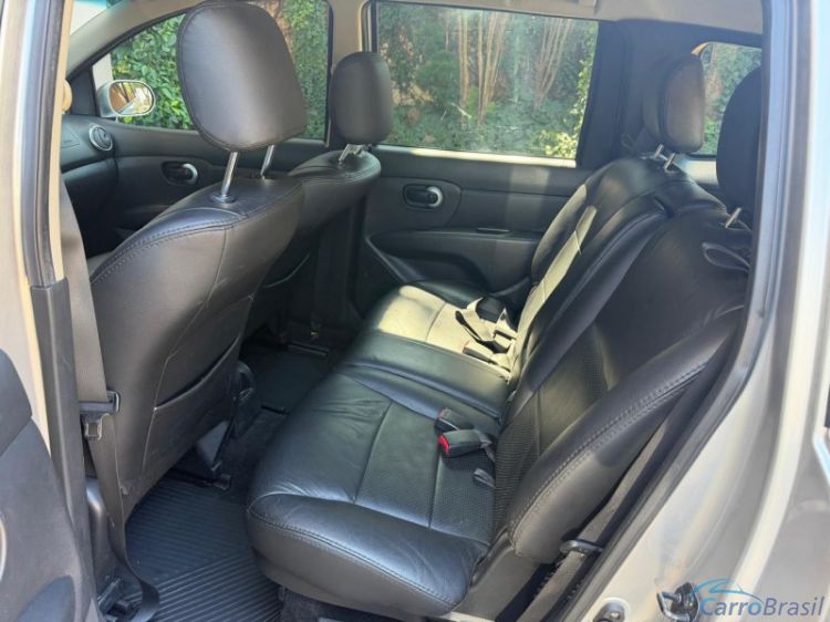 Triauto Veículos | Grand Livina Grand Livina 1.8 flex - 7 lugares - câmbio manual 13/14 - foto 7