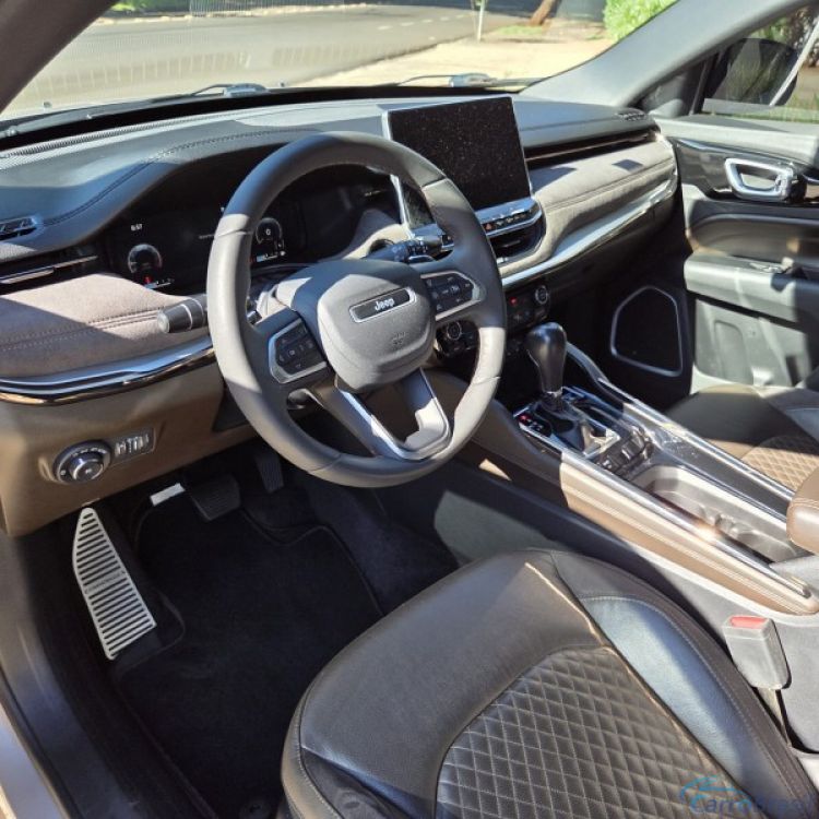 Radan Veiculos | Commander Jeep Overland T270 1.3 Tb Flex Aut 22/22 - foto 8