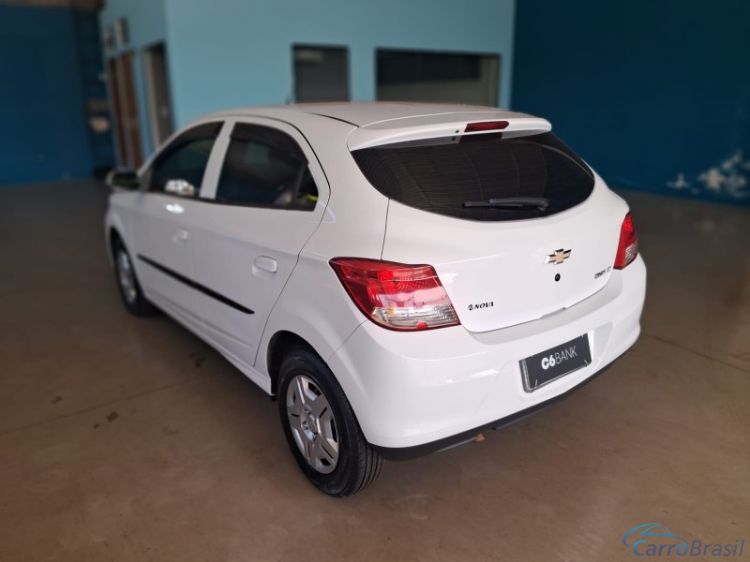 Lud-Car Veículos | Onix 1.0 LT COMPLETO 13/14 - foto 4