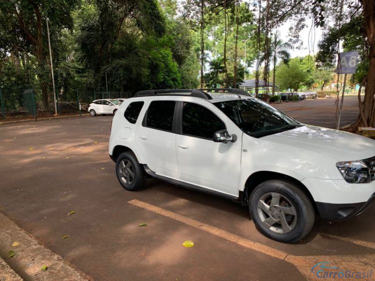 Unna Veículos | Duster Dynamique 2.0 4X4 4P. 15/15 - foto 2