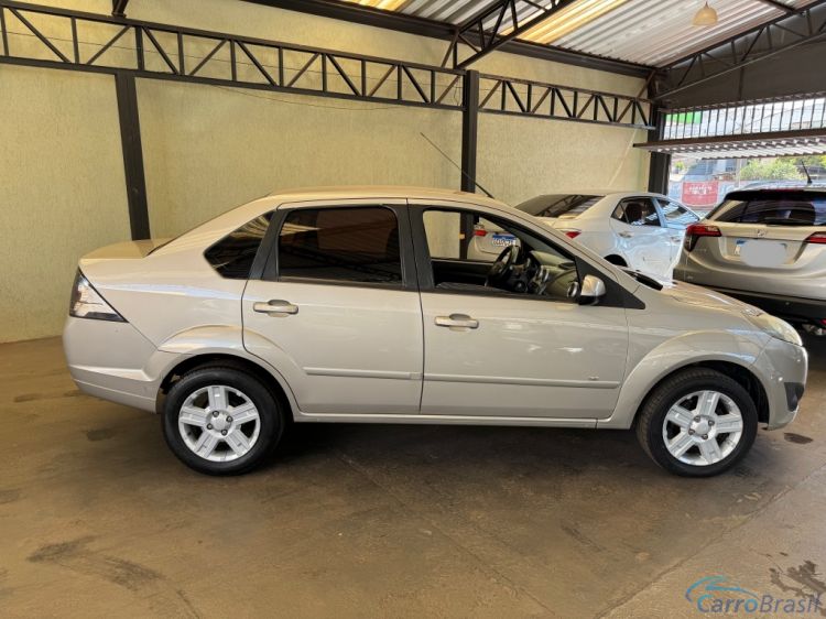 Avenida Veículos | Fiesta Sedan 1.6 14/14 - foto 4