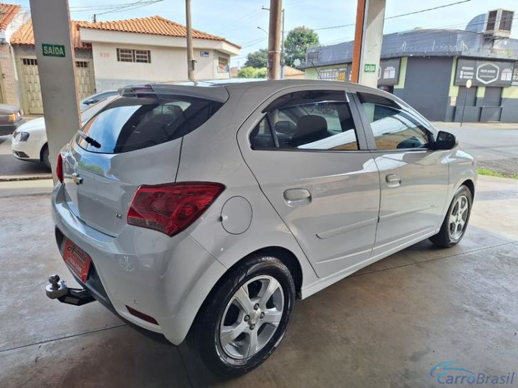 Alexandre Automoveis | Onix LT 1.4 Aut. 4P. 19/19 - foto 9