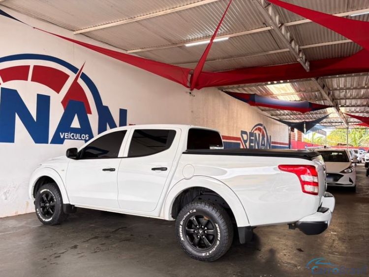 Renan Veículos | L-200 Triton Sport GLS 2.4 CD 4X4 Turbo Aut. 4P. 23/24 - foto 2