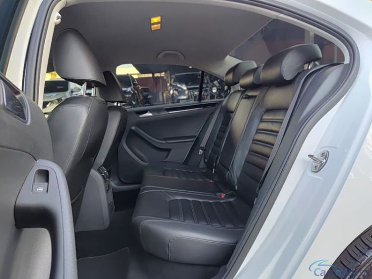 Tonin Automóveis | Jetta TSI highline Aut. 4P. 15/15 - foto 5