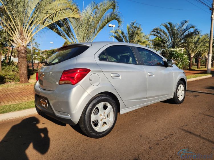 Brekar Veículos | Onix LT 19/19 - foto 2