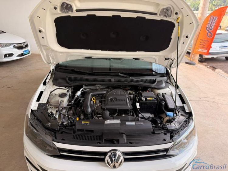 Alexandre Automoveis | Polo Hatch Comfortline 200 TSI Aut. 4P. 18/18 - foto 8