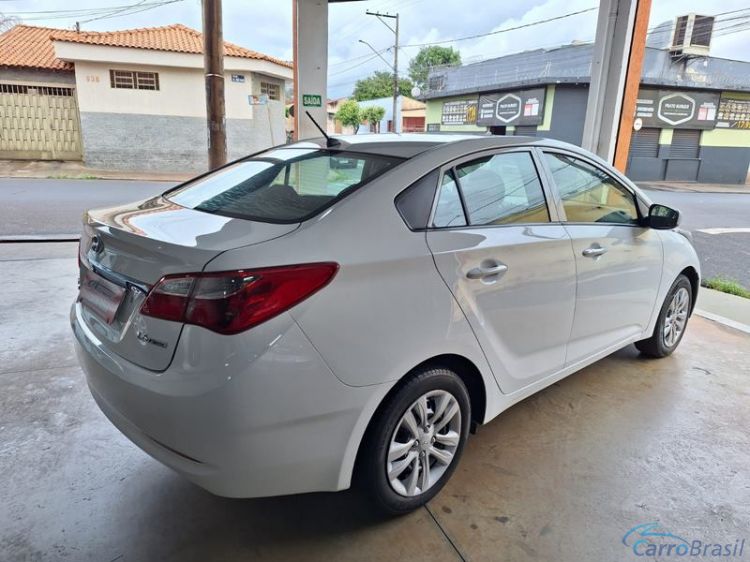Alexandre Automoveis | HB 20 Sedan Comfort Plus 1.6 4P. 14/14 - foto 9
