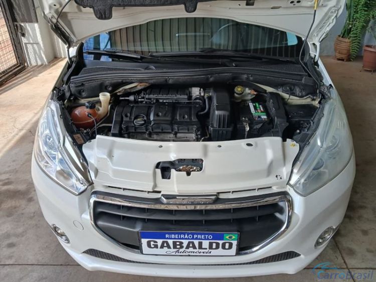 Gabaldo Veículos | 208 Griffe 1.6 Aut. 4P. 15/15 - foto 10